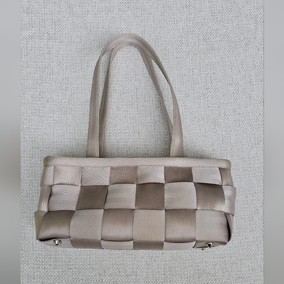 Harveys Tan Cream Color Seatbelt Bag Medium Size - Picture 2 of 10